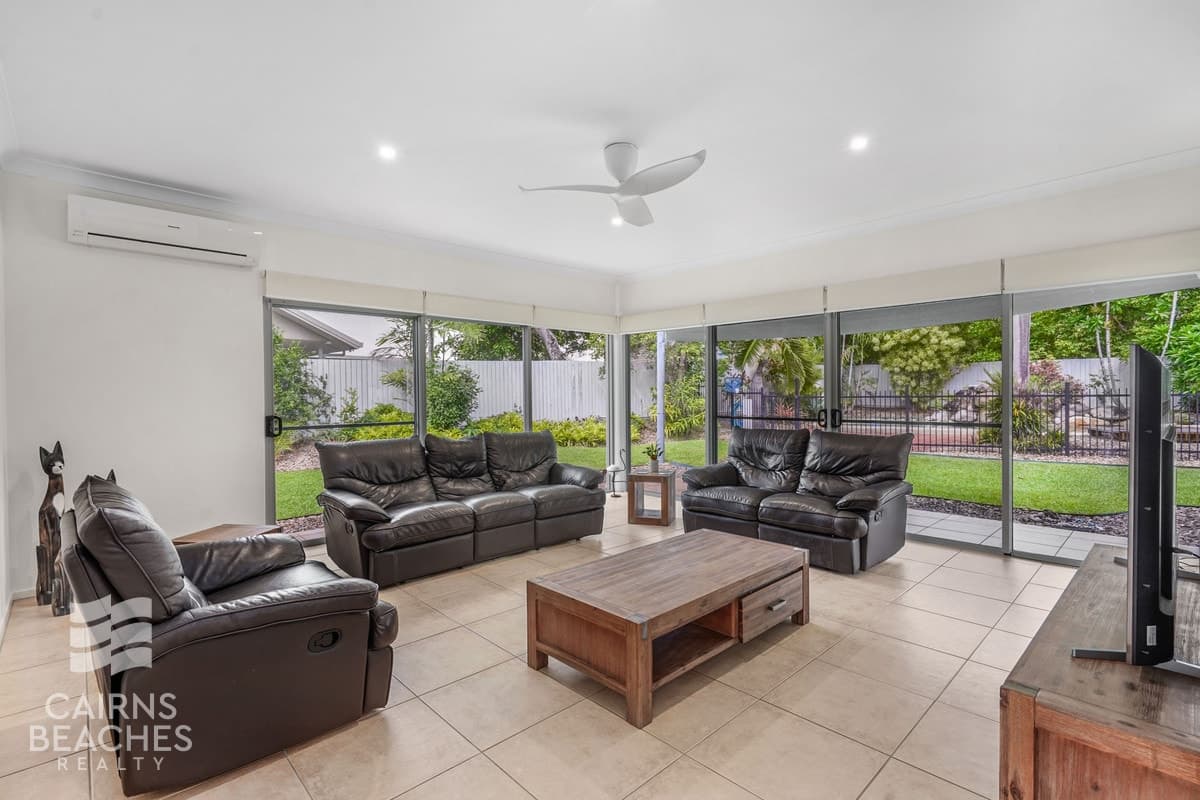 12 Melissa Close, Clifton Beach - Thumbnail 2