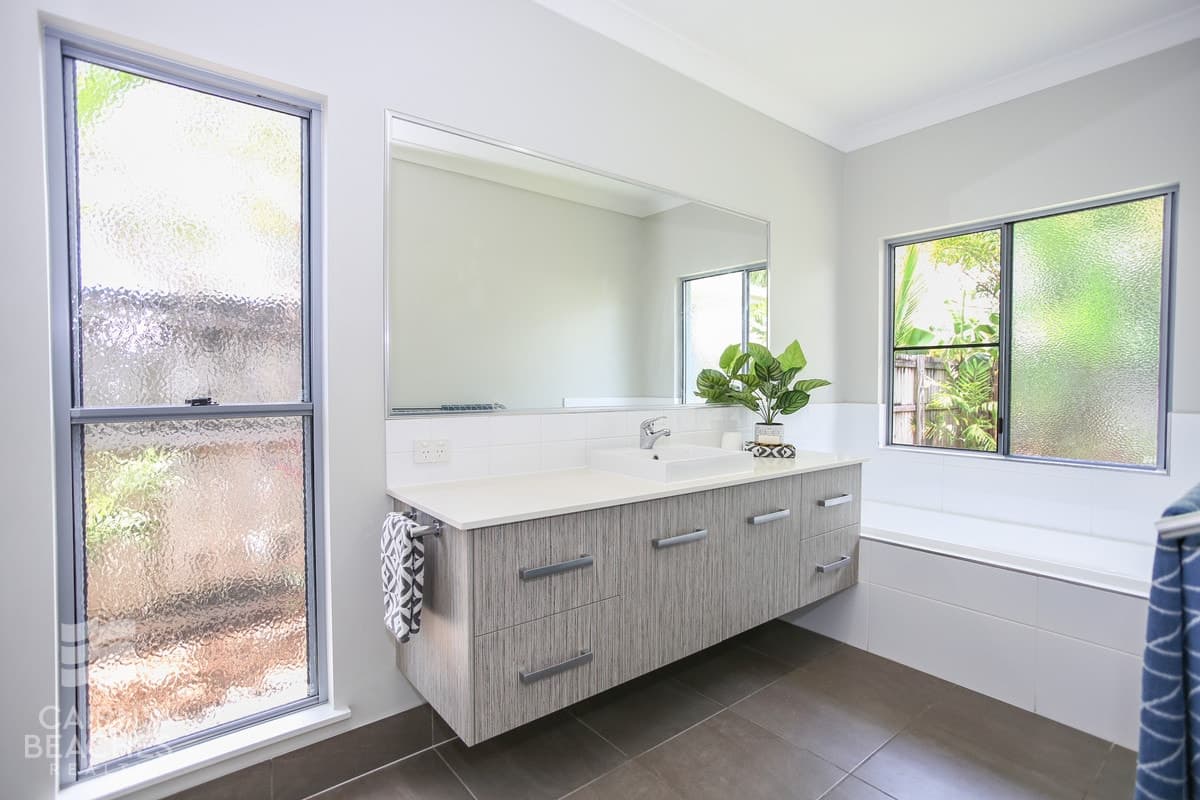 2/14 Scarborough Close, Kewarra Beach - Thumbnail 5