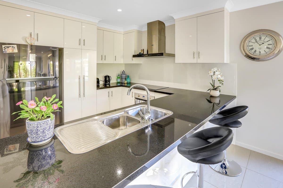 59 Thornborough Circuit, Smithfield - Thumbnail 2