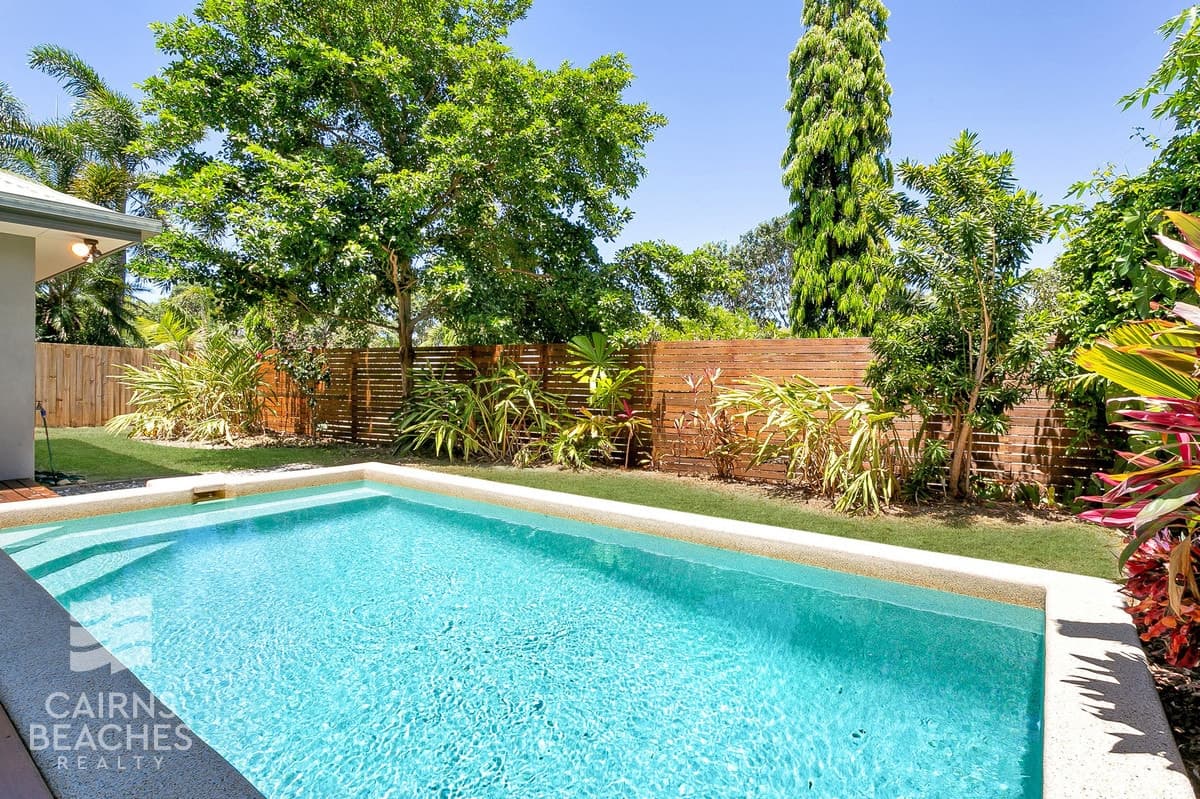 8 Savaii Close, Palm Cove - Thumbnail 2