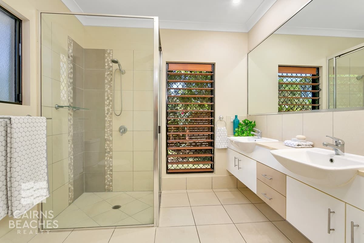 8 Savaii Close, Palm Cove - Thumbnail 7
