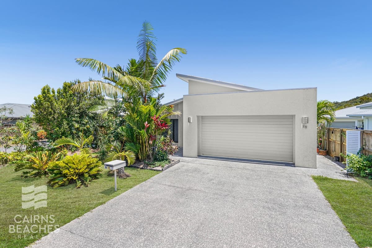 19 Quarterdeck Street, Trinity Beach - Image 1