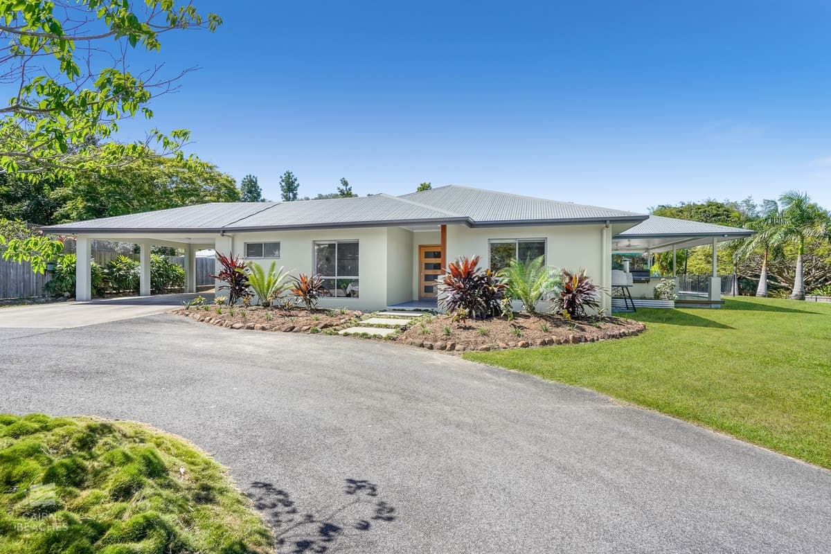 8 Stevens Street, Clifton Beach - Image 1