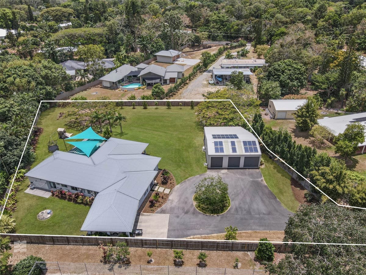 8 Stevens Street, Clifton Beach - Thumbnail 2