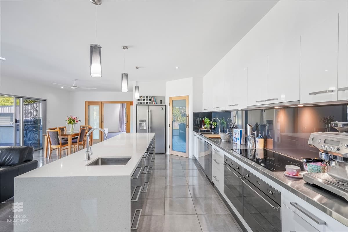 8 Stevens Street, Clifton Beach - Thumbnail 4