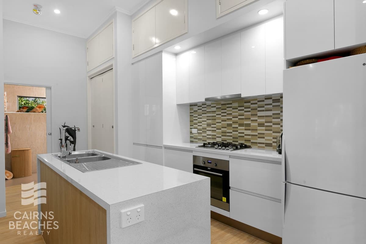 1781 Captain Cook Highway, Clifton Beach - Thumbnail 3