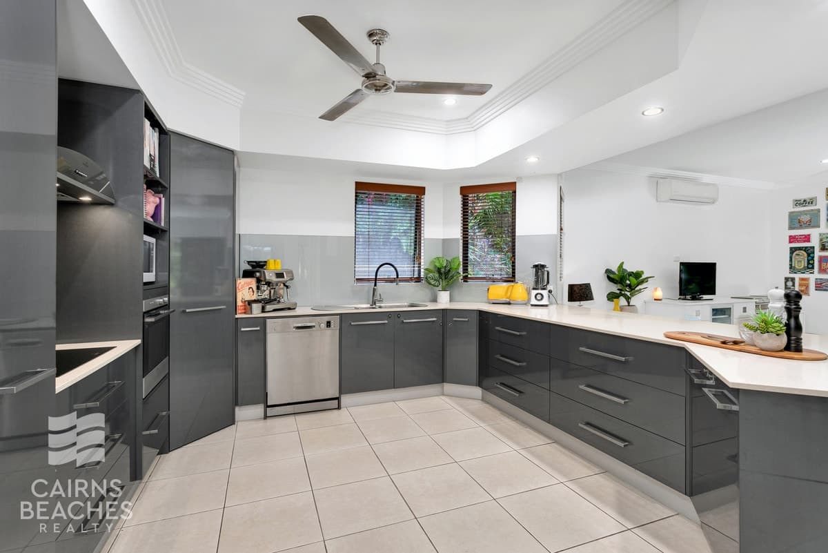 38 Thrush Terrace, Clifton Beach - Thumbnail 3