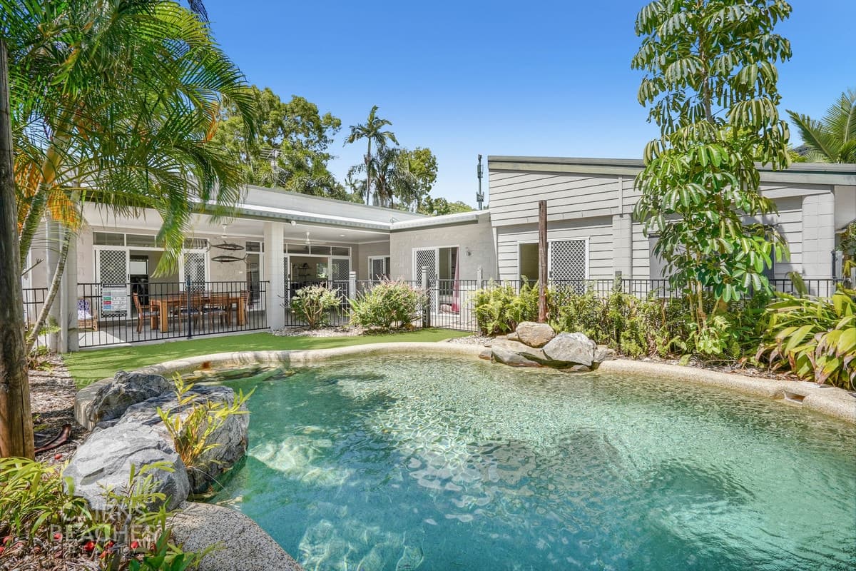 6 Satellite Street, Clifton Beach - Image 1