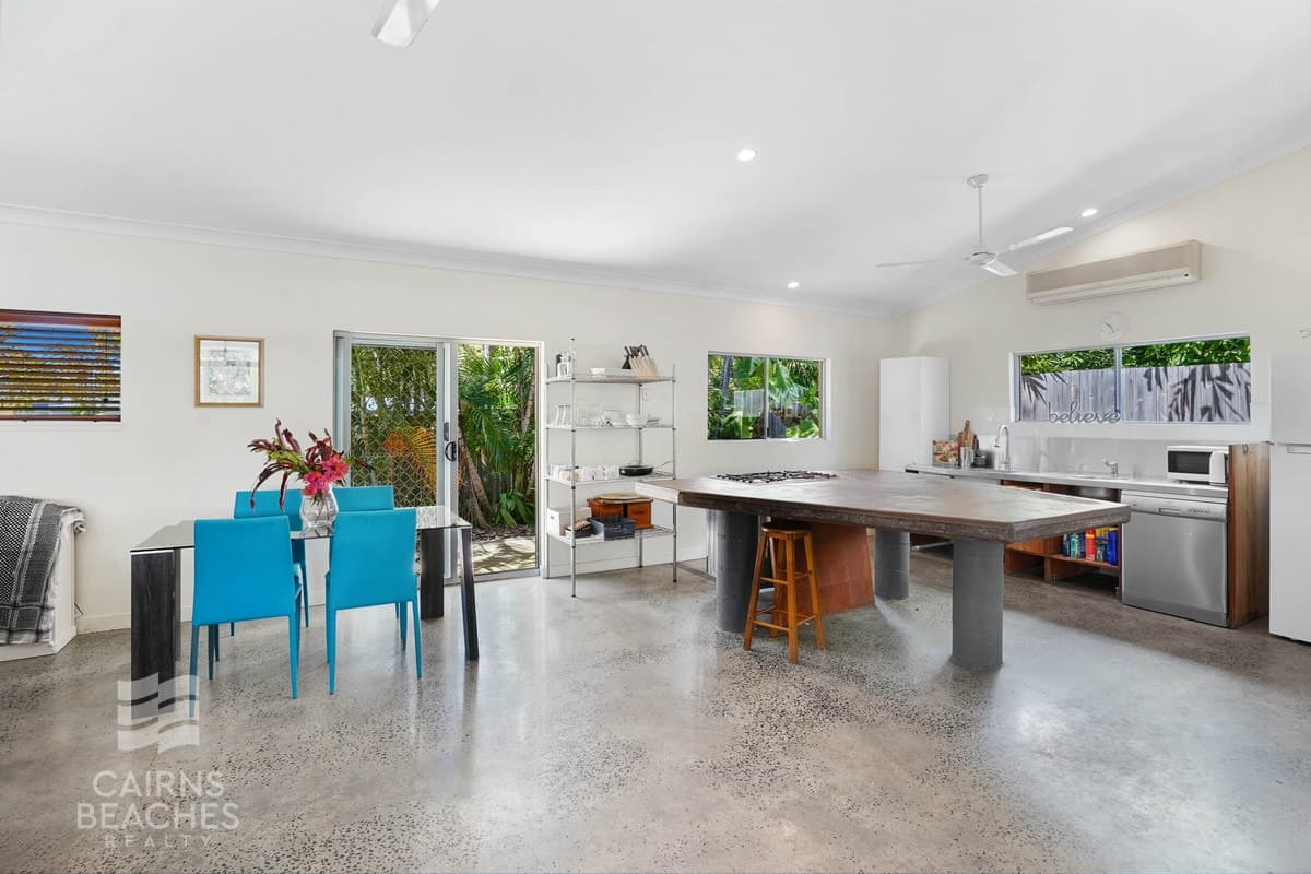 6 Satellite Street, Clifton Beach - Thumbnail 2