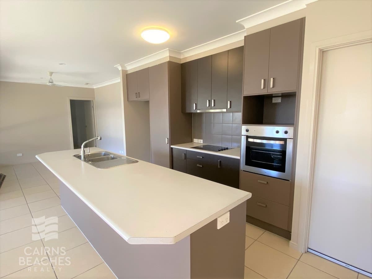 27 McBride Street, Redlynch - Image 1