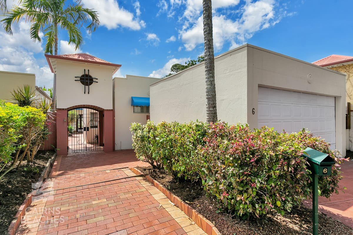 6 Opal Reef Court, Clifton Beach - Image 1