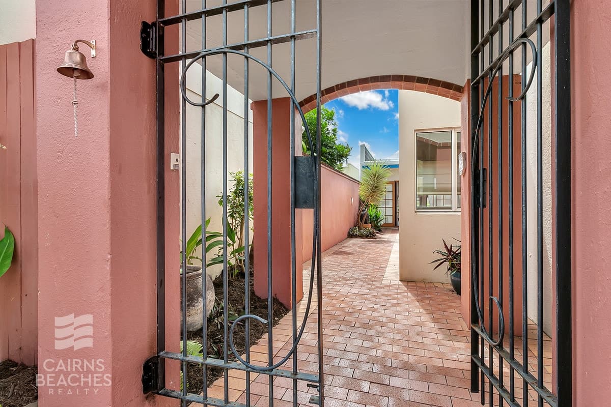 6 Opal Reef Court, Clifton Beach - Thumbnail 2