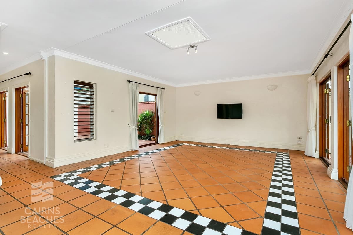 6 Opal Reef Court, Clifton Beach - Thumbnail 6