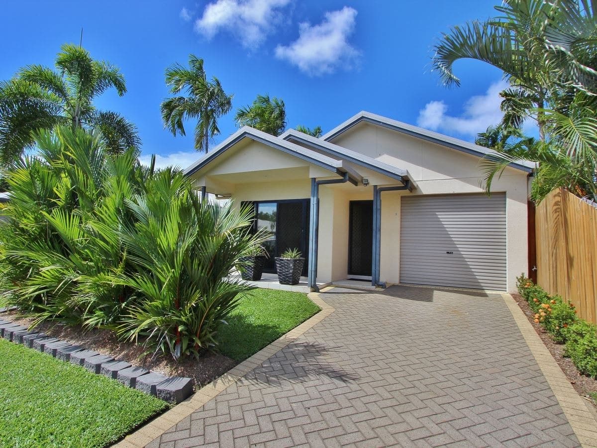 7 Bronte Close, Kewarra Beach - Image 1
