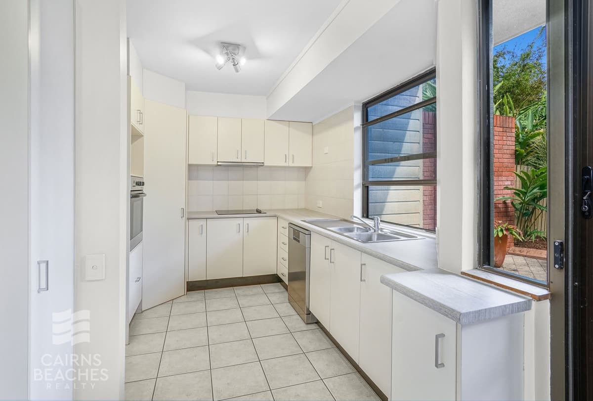 2/24-26 Corkill Street, Freshwater - Thumbnail 4