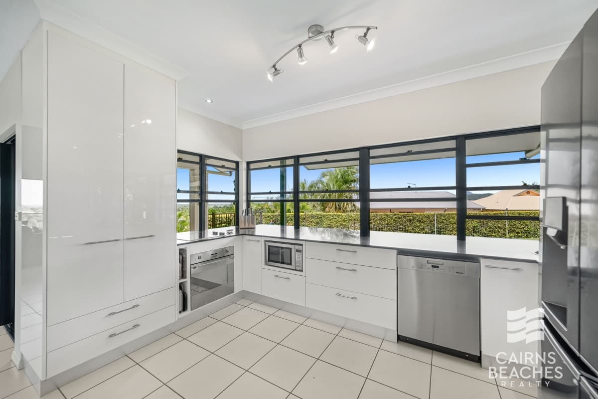 19 Pepperwood Street, Redlynch - Thumbnail 4