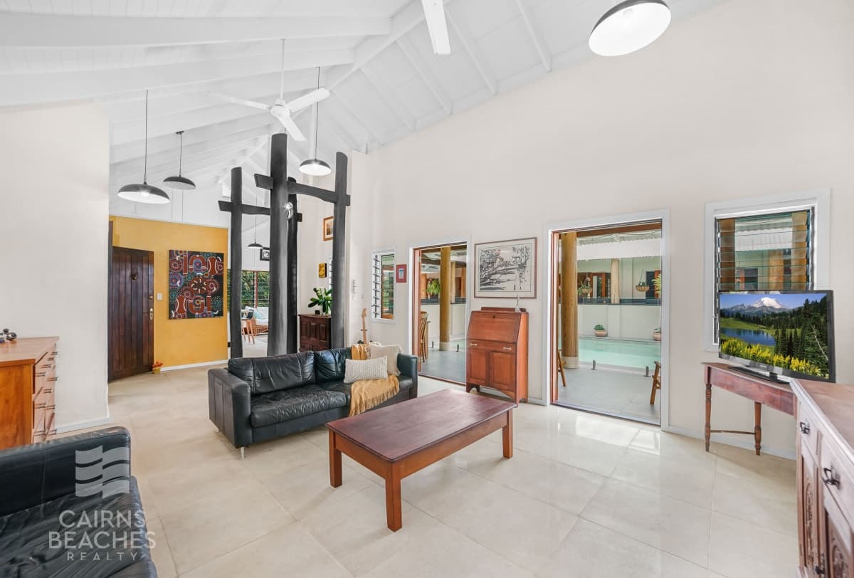 2 Eden Court, Clifton Beach - Image 1