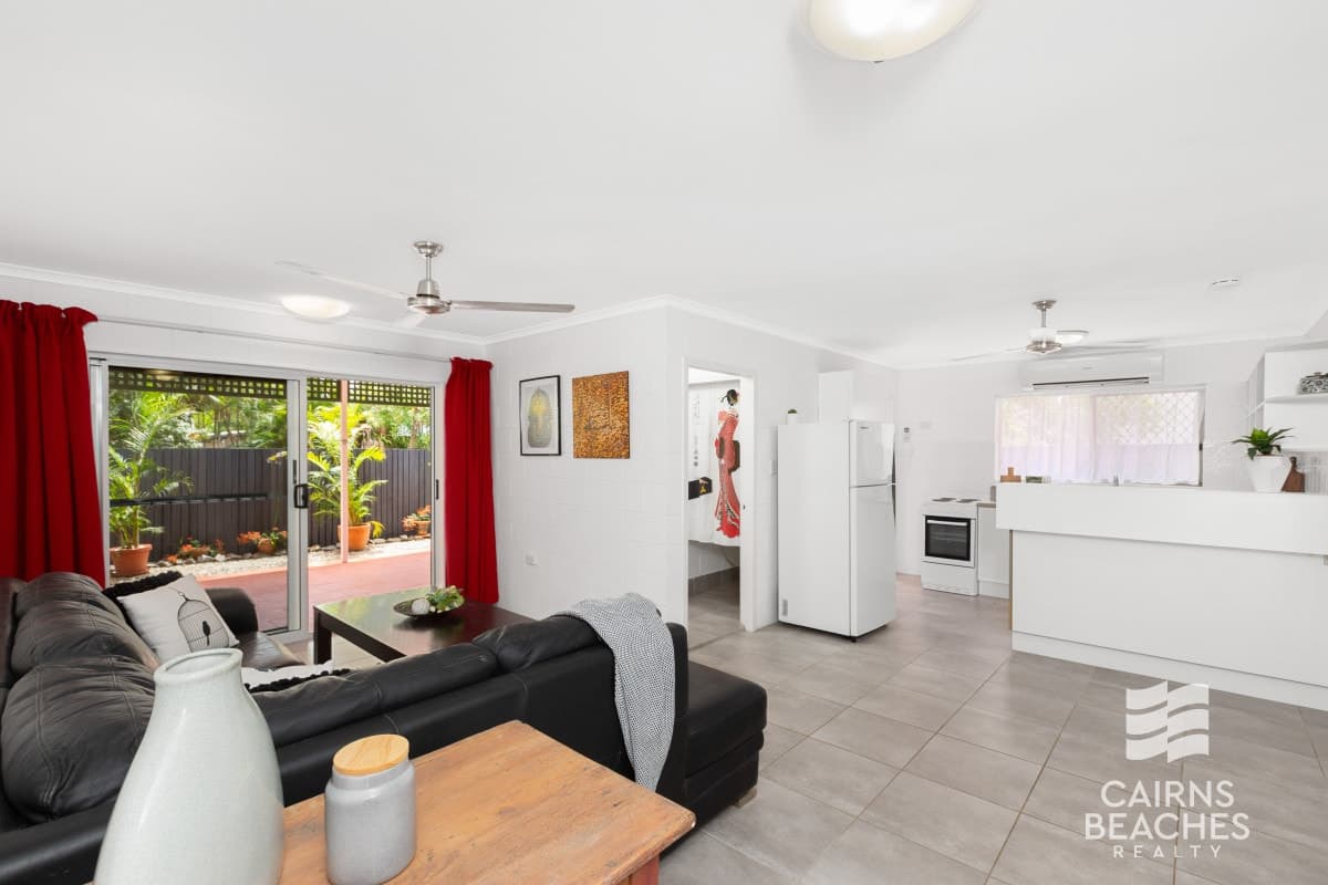 2/36-38 Mimosa Street, Holloways Beach - Thumbnail 2