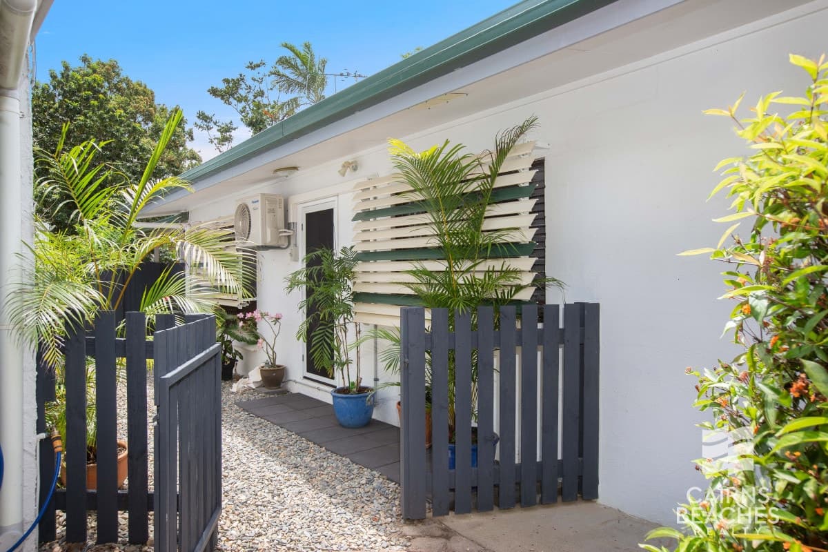 2/36-38 Mimosa Street, Holloways Beach - Thumbnail 3