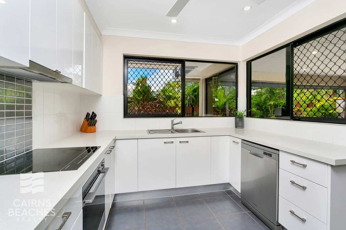 9 Tydeman Crescent, Clifton Beach - Thumbnail 6