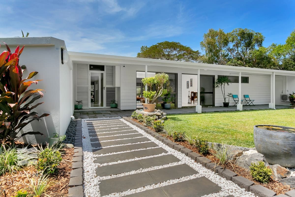 108-110 Panguna Street, Trinity Beach - Thumbnail 3