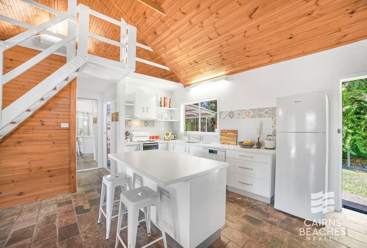 25 Saxon Street, Clifton Beach - Thumbnail 4