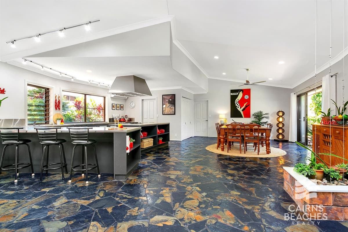 2 Drupa Street, Palm Cove - Image 1