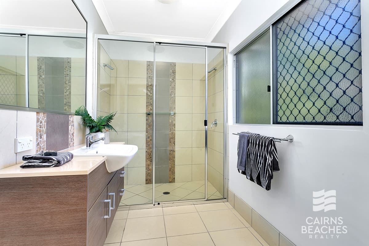 14 Savaii Close, Palm Cove - Thumbnail 6