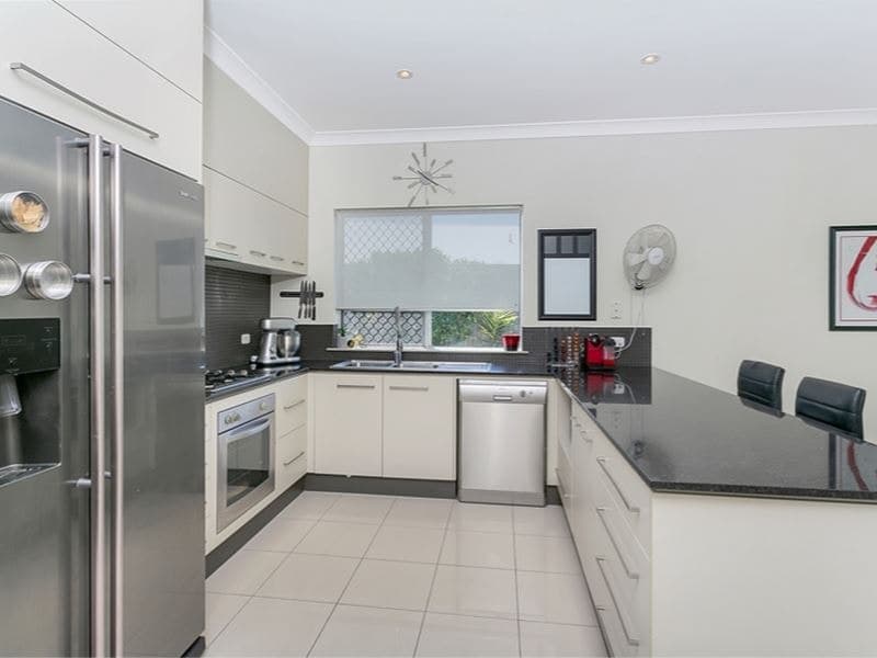 15 McAlister Avenue, Kewarra Beach - Thumbnail 3