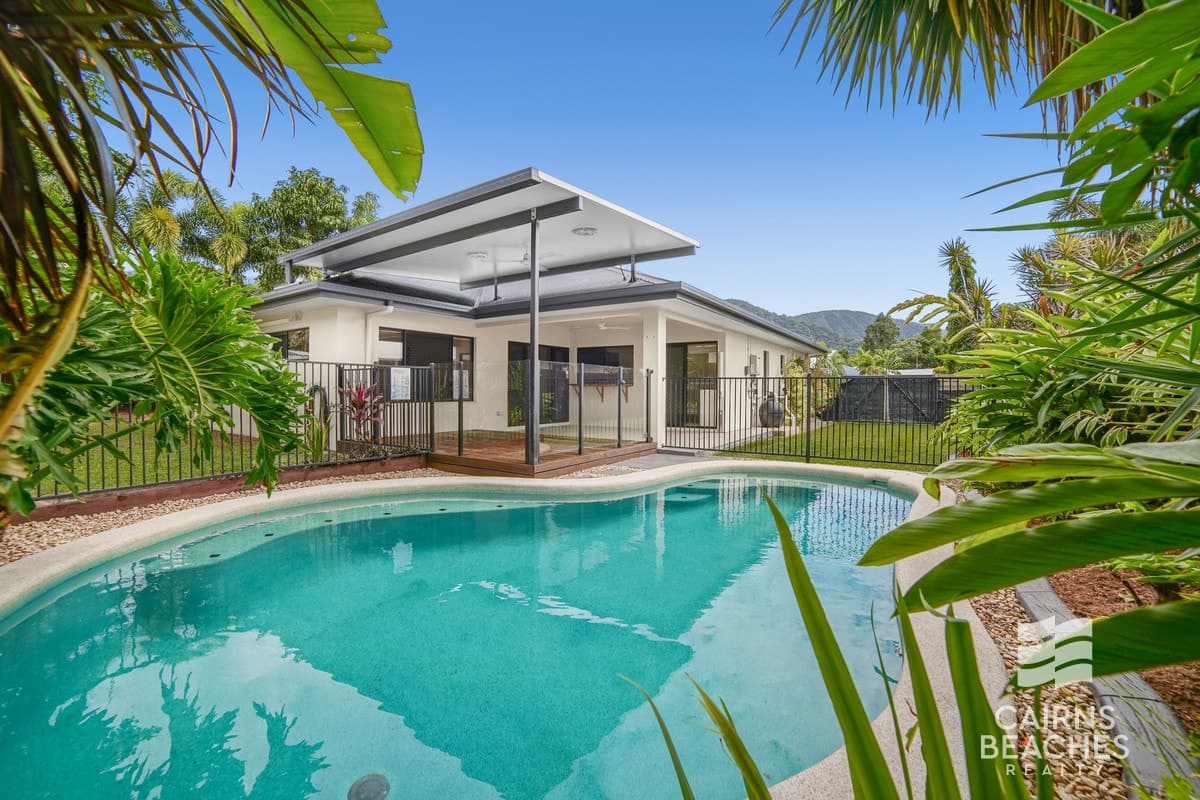11 Petrie Close, Kewarra Beach - Image 1