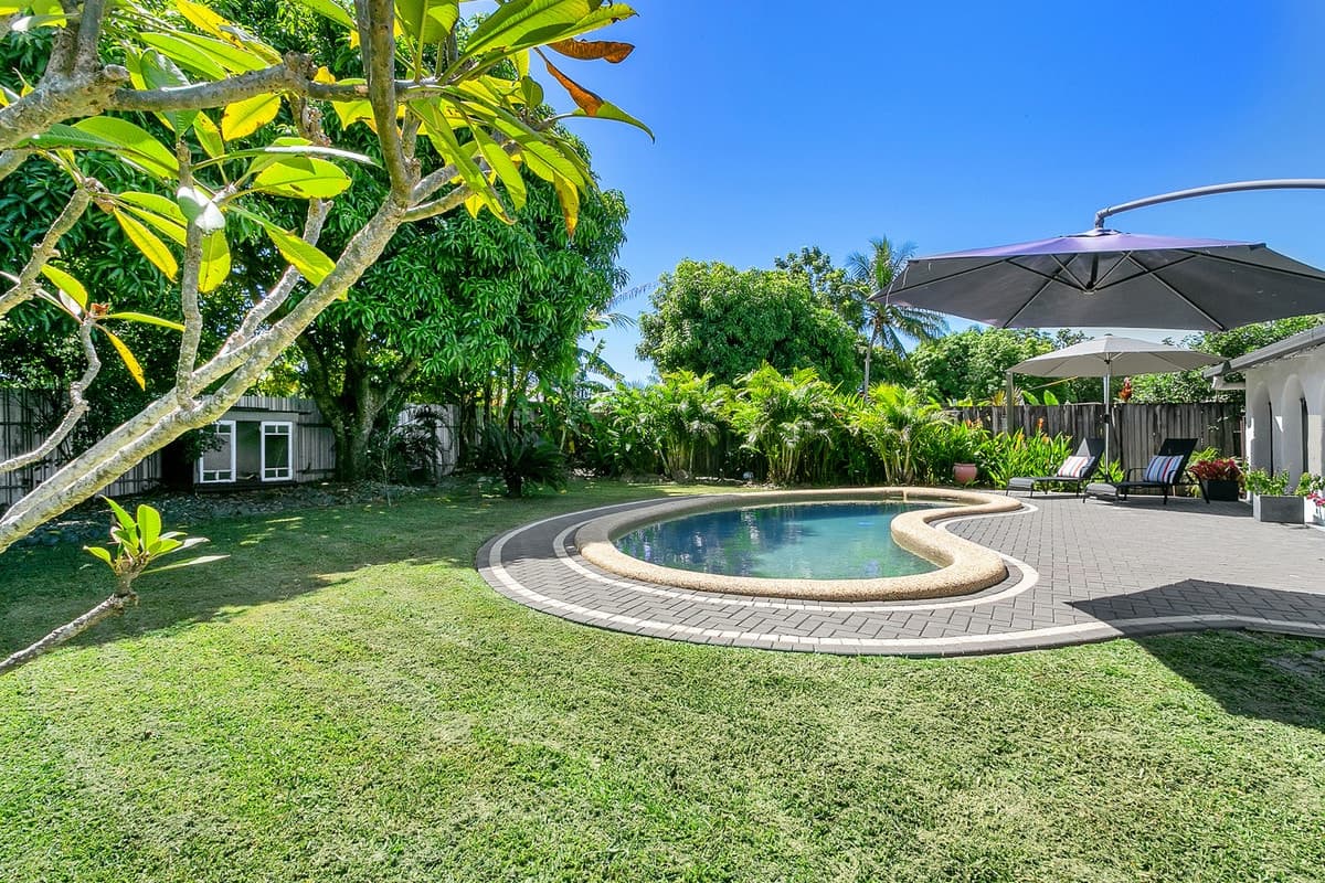 22 Baines Street, Clifton Beach - Thumbnail 2