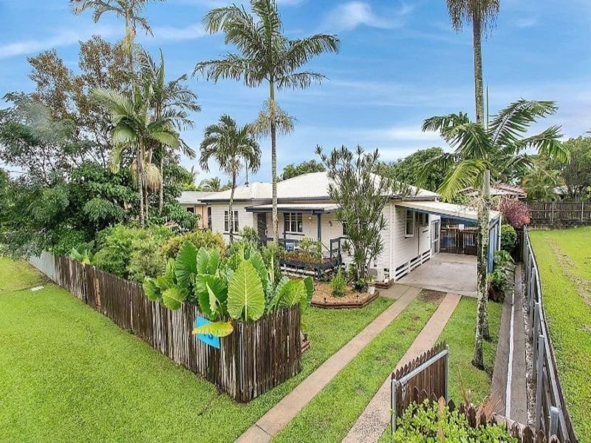 13 Close Street, Mooroobool - Thumbnail 2