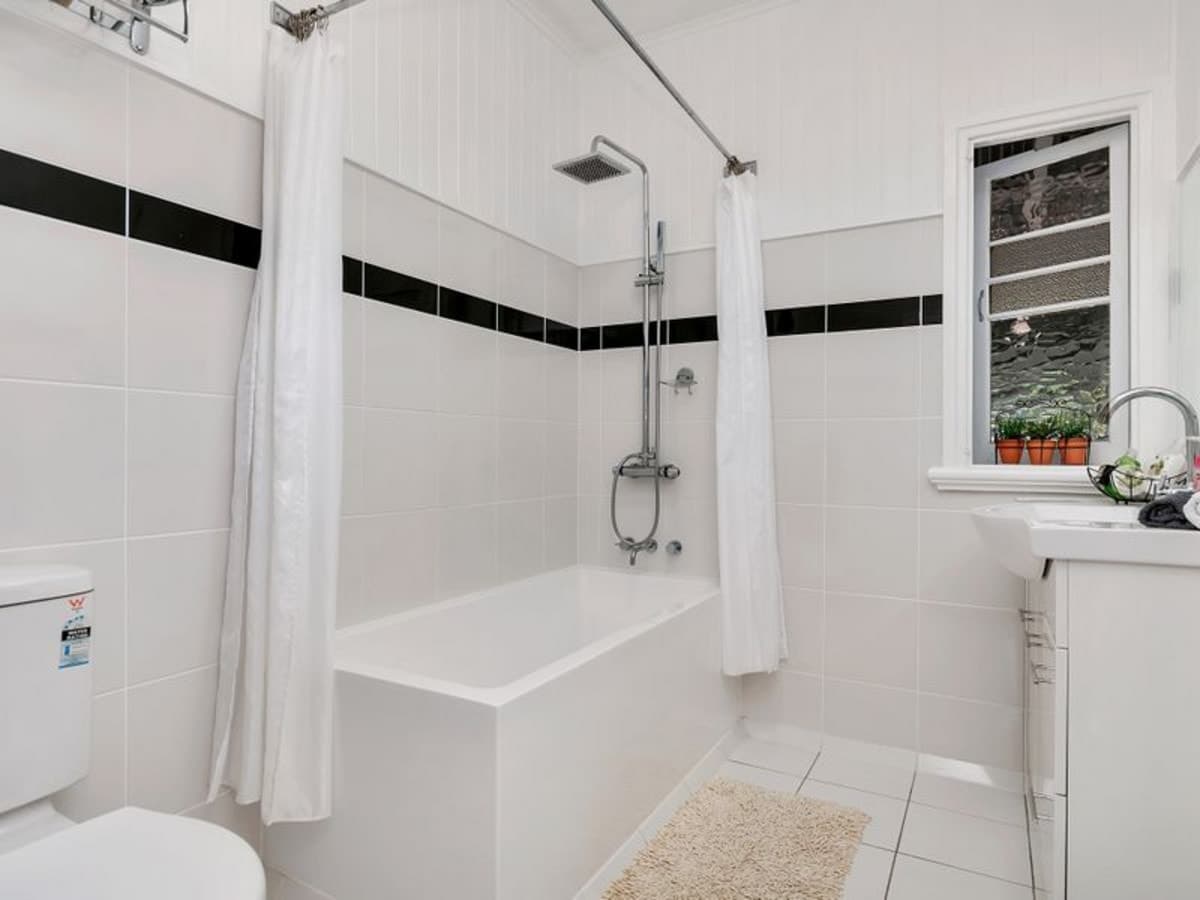 13 Close Street, Mooroobool - Thumbnail 6