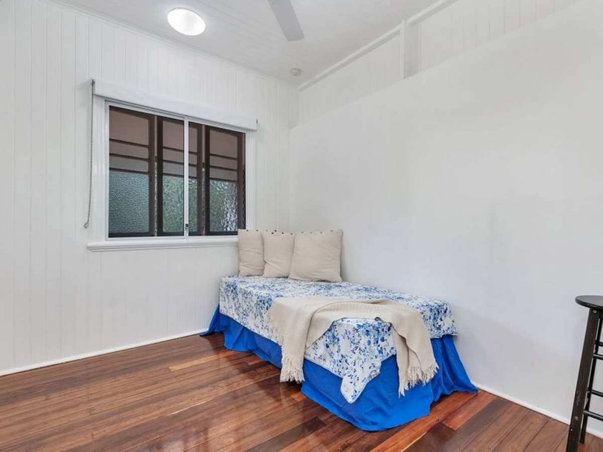 13 Close Street, Mooroobool - Thumbnail 7