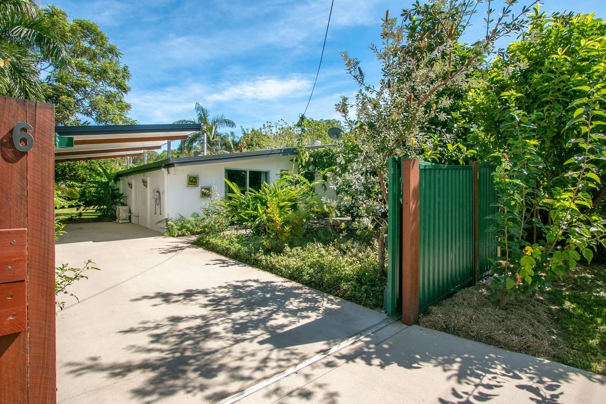 6 Katandra Close, Trinity Beach - Thumbnail 2
