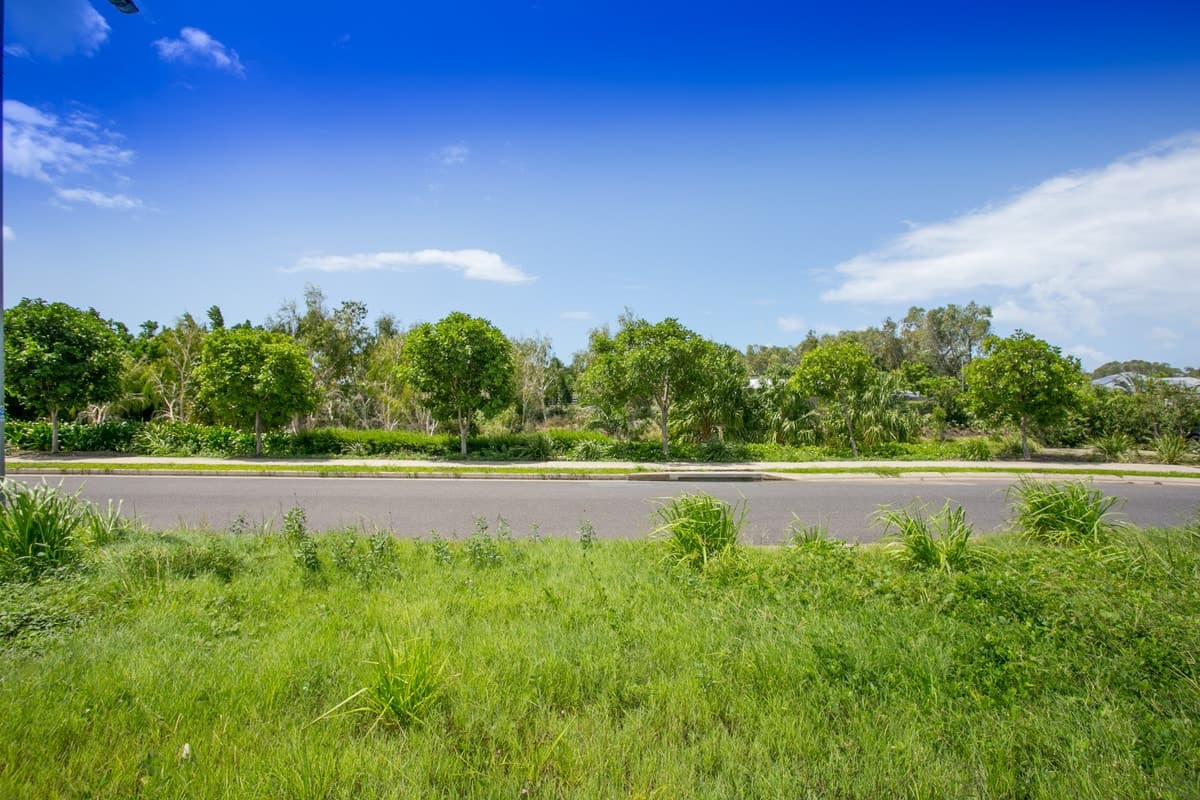 48 Thornborough Circuit, Smithfield - Thumbnail 2