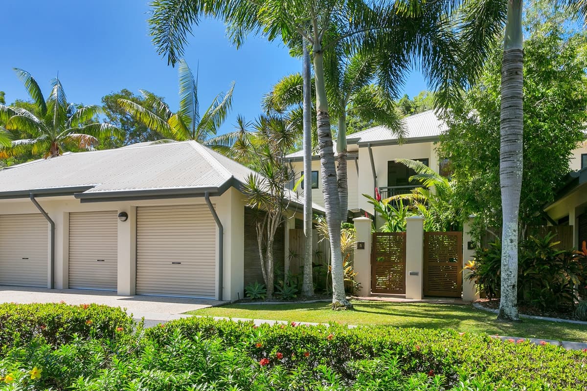 5/5-7 Arlington Esplanade, Clifton Beach - Image 1