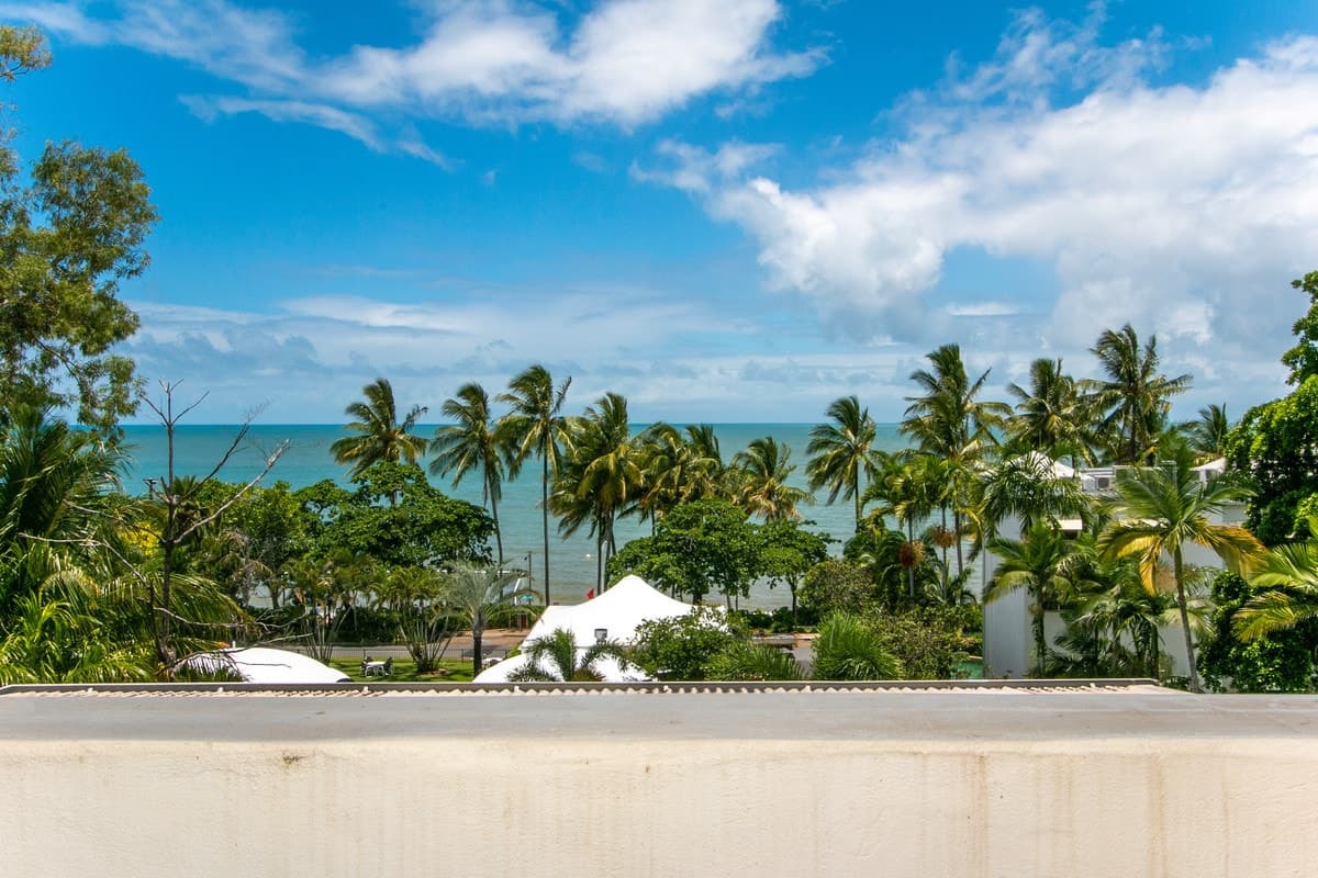 4/45 Vasey Esplanade, Trinity Beach - Image 1