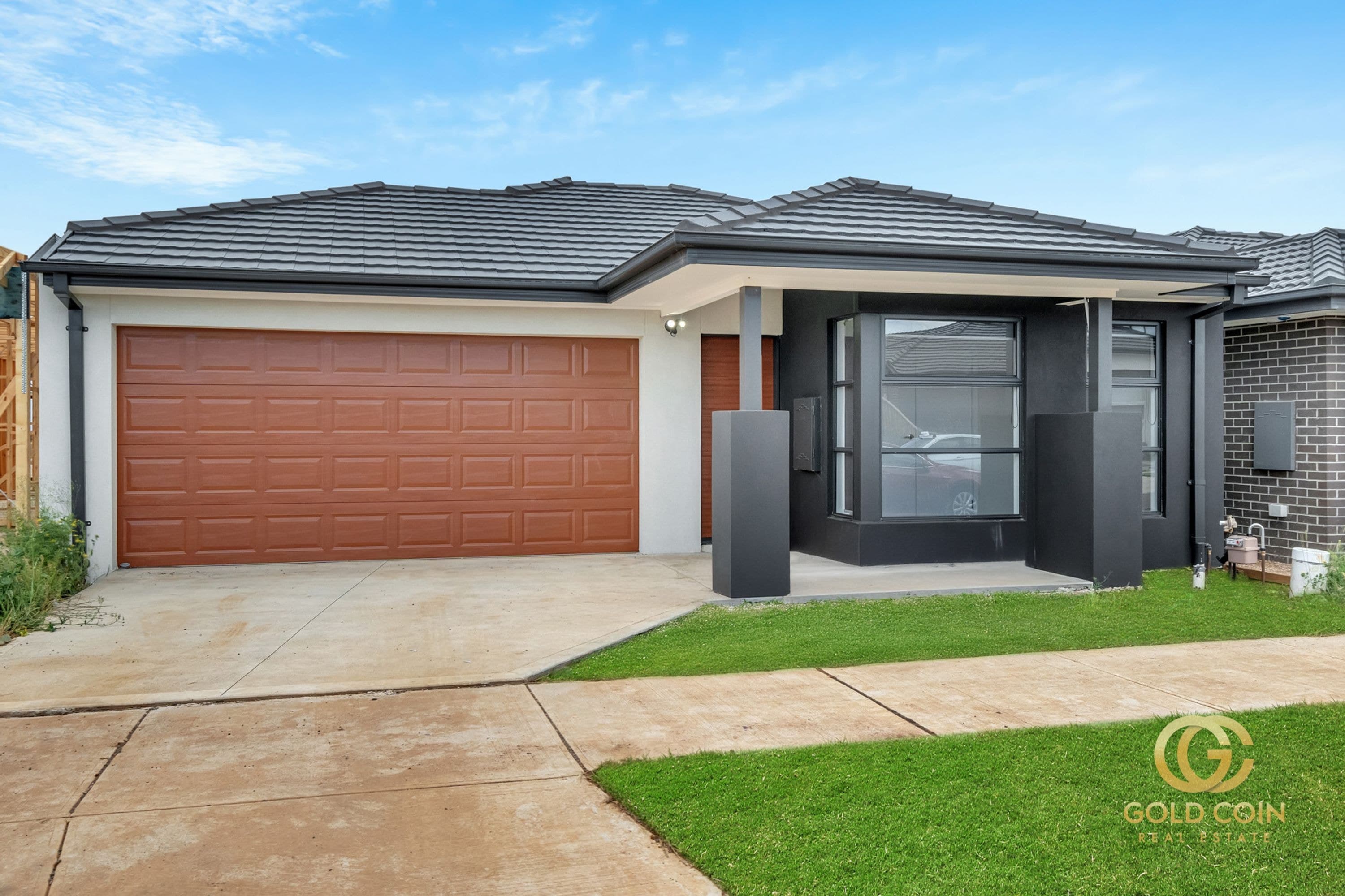 12 Clipstone Crescent, Fraser Rise - Thumbnail 2