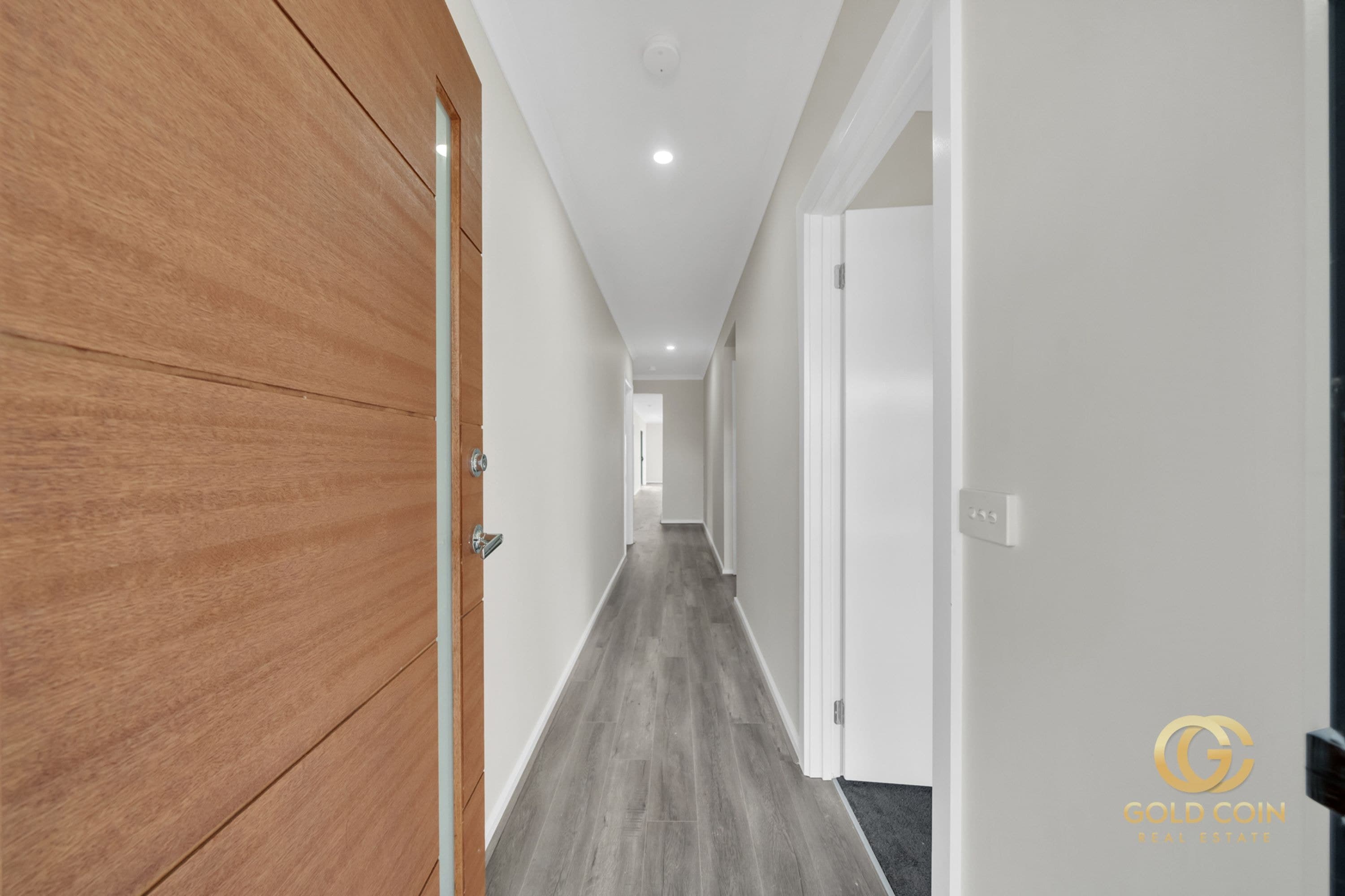 12 Clipstone Crescent, Fraser Rise - Thumbnail 3