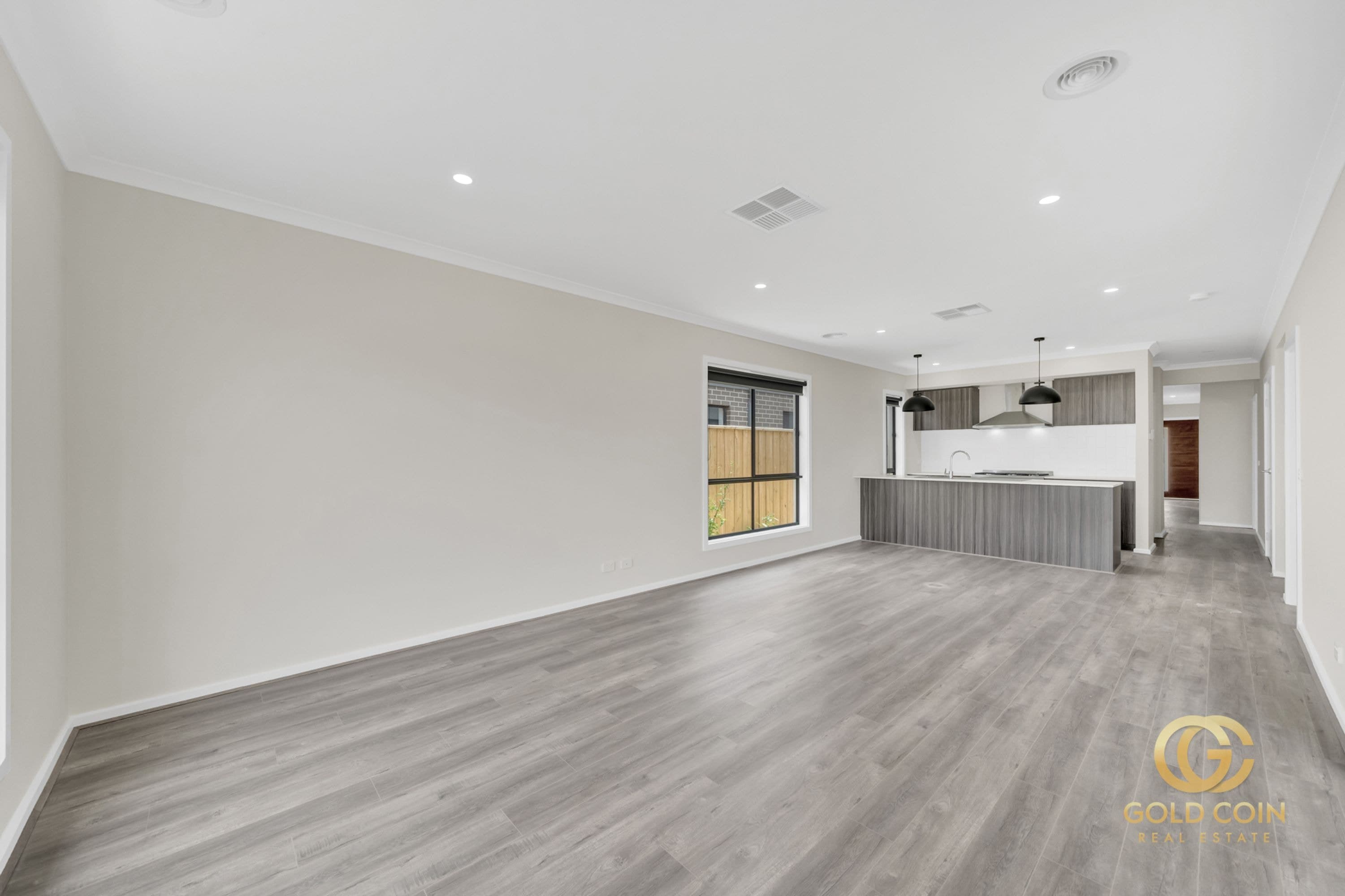 12 Clipstone Crescent, Fraser Rise - Thumbnail 7