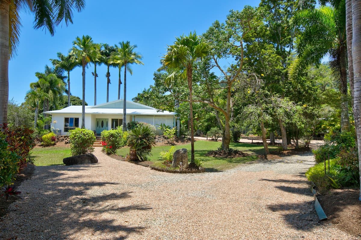 68-70 James Cook Dve, Kewarra Beach - Image 1