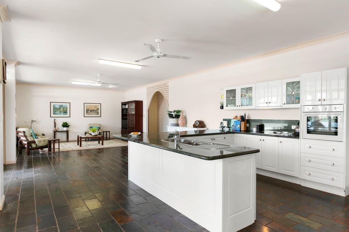 68-70 James Cook Dve, Kewarra Beach - Thumbnail 4