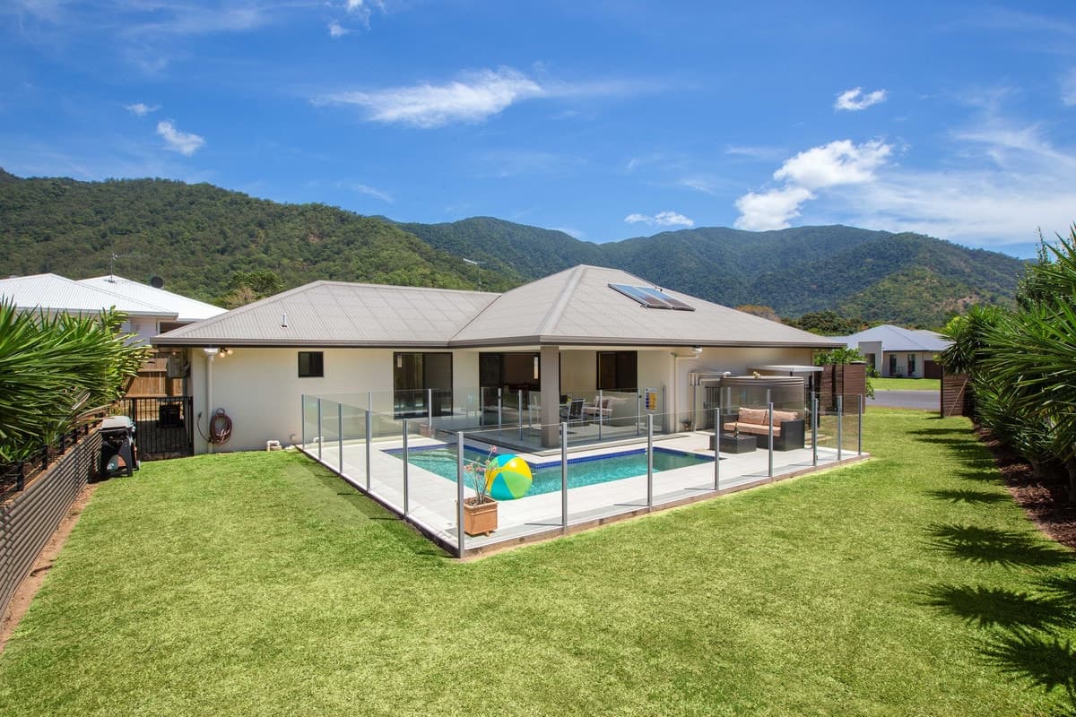 4 Daykin Close, Redlynch - Image 1