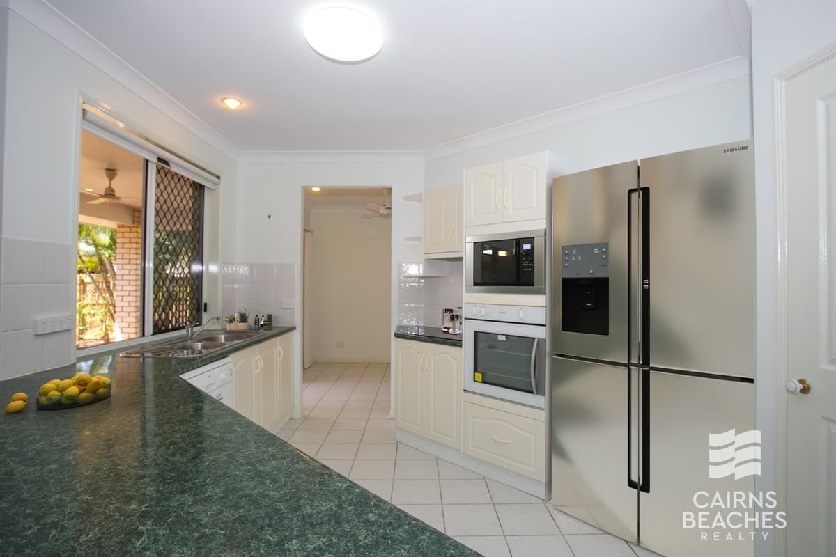 37 Sherwood Close, Brinsmead - Thumbnail 3