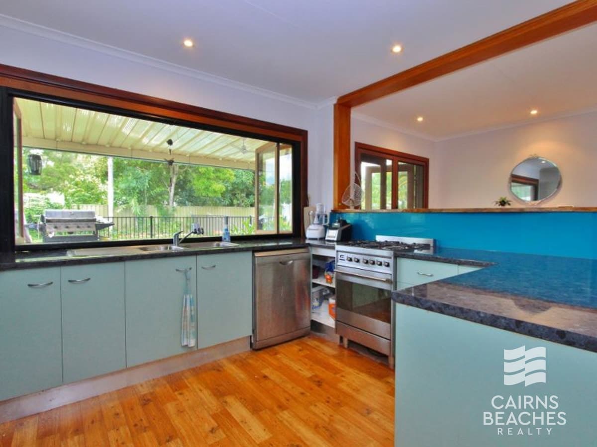 10 Mahogany Street, Holloways Beach - Thumbnail 3