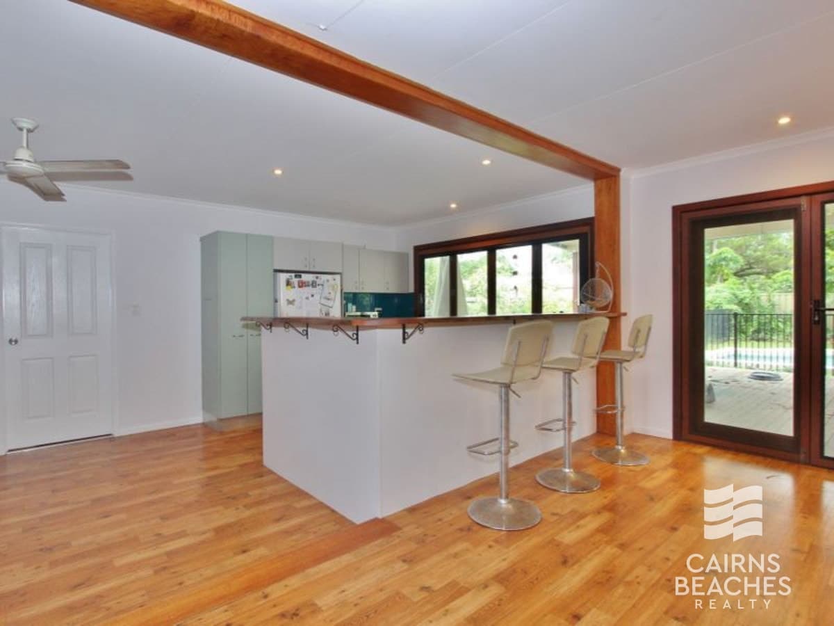 10 Mahogany Street, Holloways Beach - Thumbnail 5