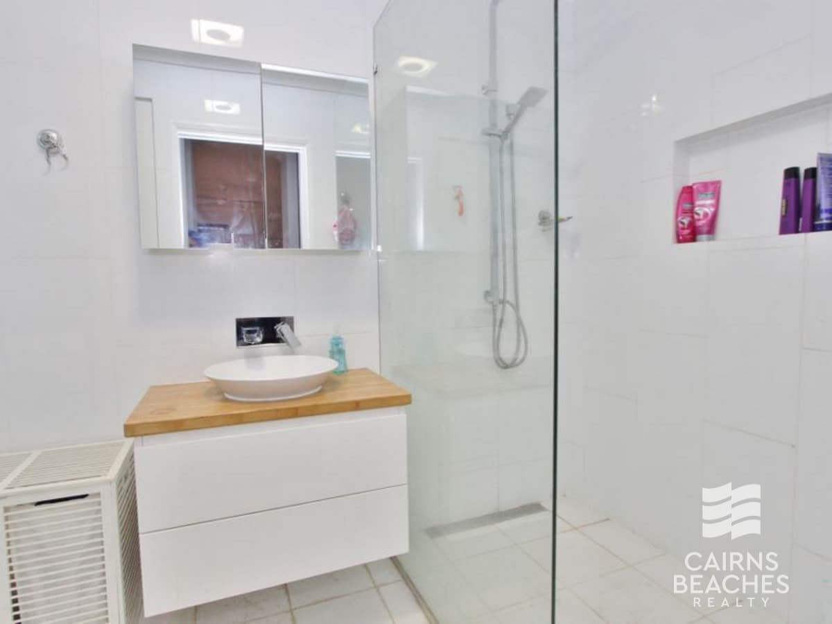 10 Mahogany Street, Holloways Beach - Thumbnail 8