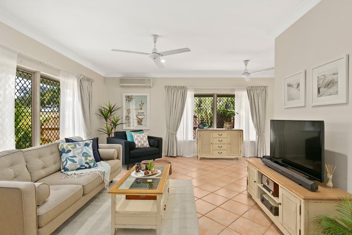 6 Helsdon Close, Clifton Beach - Thumbnail 2