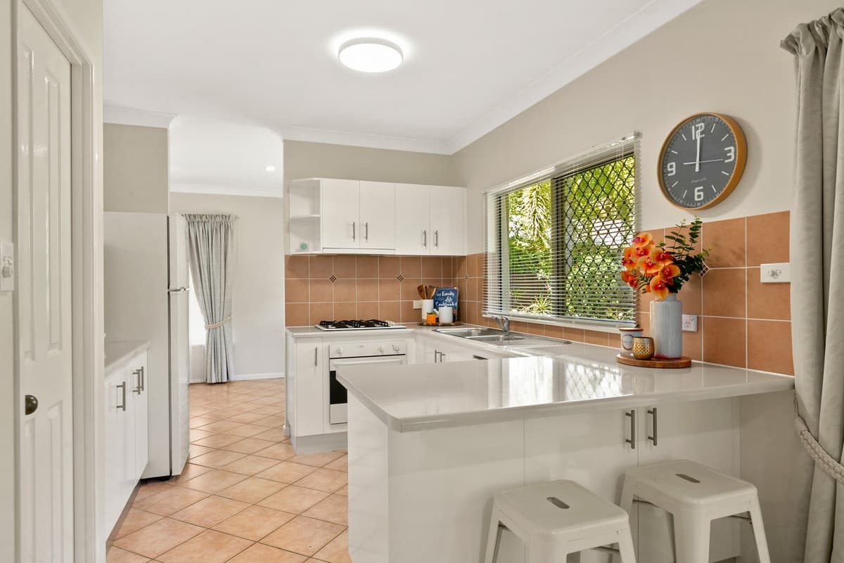 6 Helsdon Close, Clifton Beach - Thumbnail 3